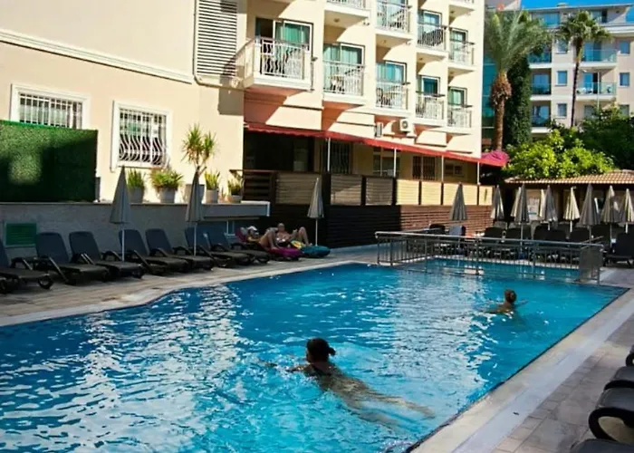 מלון Riviera & 4*
