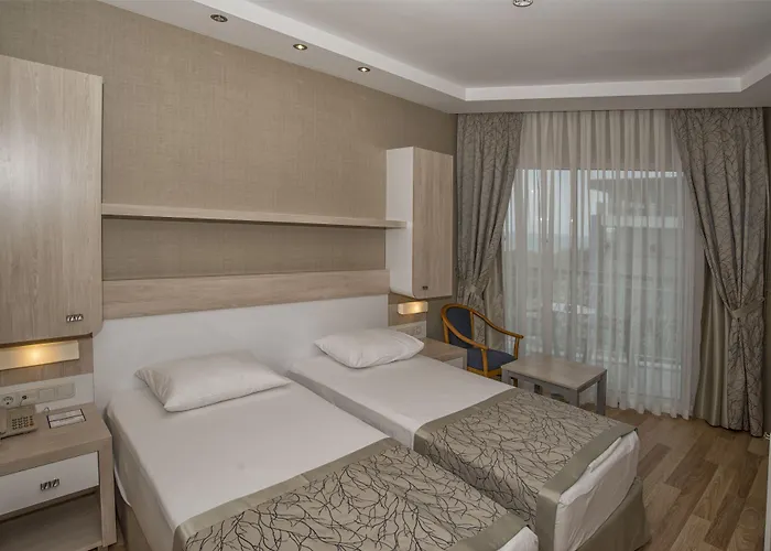 Riviera & 4* אלאניה