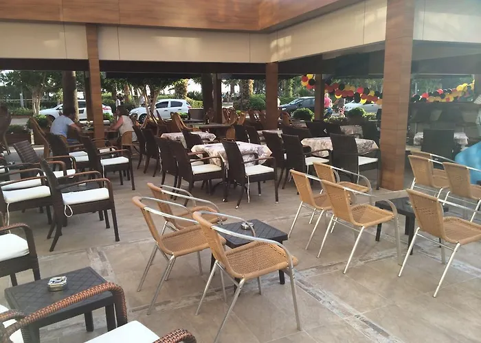 מלון Riviera & 4*
