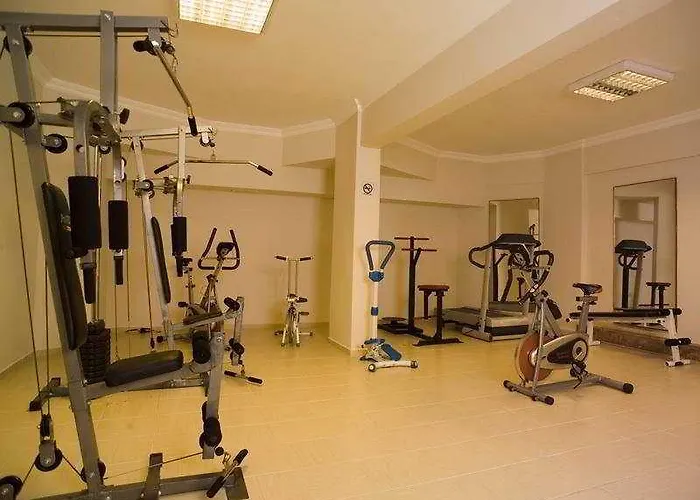 Riviera & מלון אלאניה