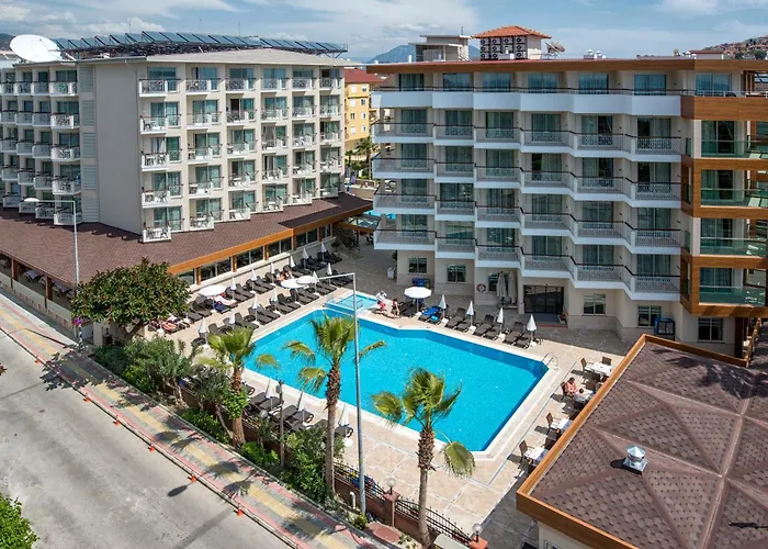 Riviera & מלון אלאניה