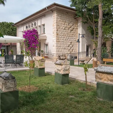 里维埃拉酒店加spa 酒店 阿拉尼亚