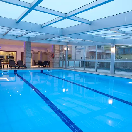 里维埃拉酒店加spa 阿拉尼亚