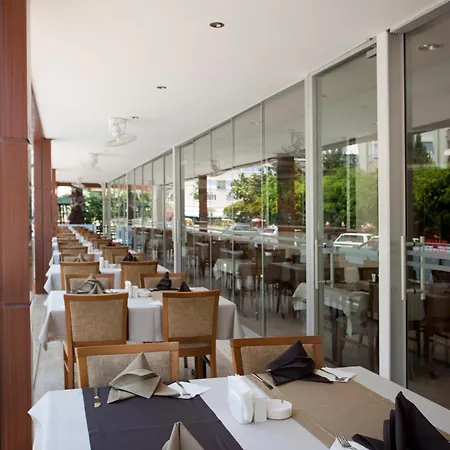 里维埃拉酒店加spa 酒店 4*