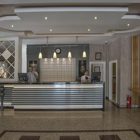 里维埃拉酒店加spa 酒店 阿拉尼亚