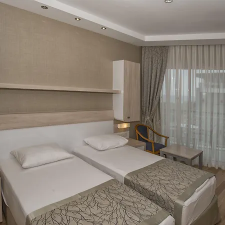 Riviera & 4* אלאניה
