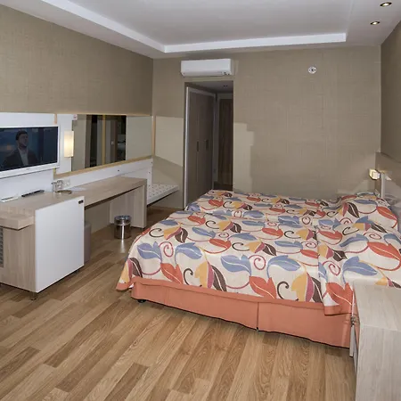 فندق Riviera & 4*