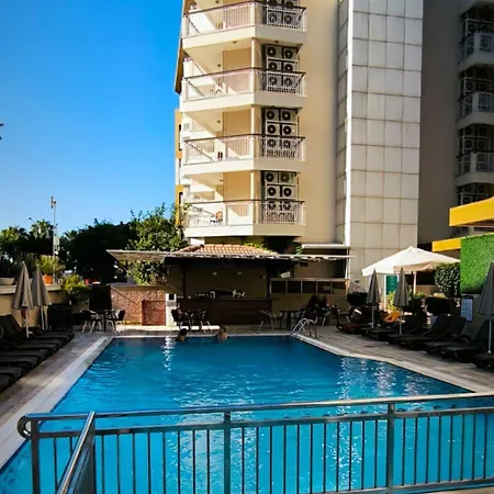 里维埃拉酒店加spa