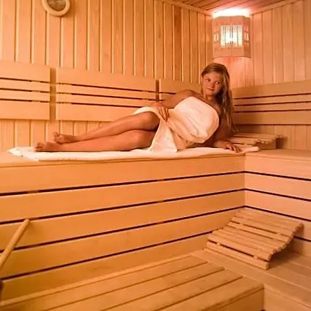 Riviera & Hotell 4*