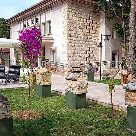 Hotell Riviera & 4*