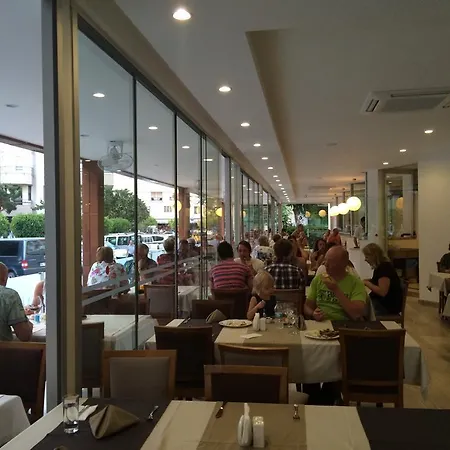 里维埃拉酒店加spa