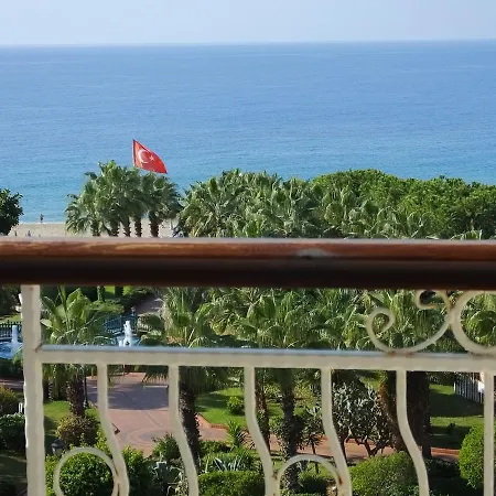 里维埃拉酒店加spa 阿拉尼亚