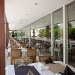 Riviera & Hotell 4*